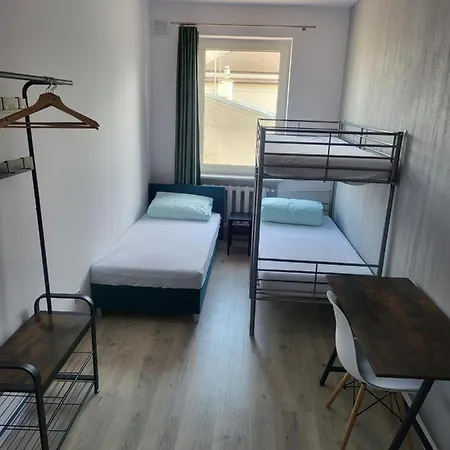 Rooms4Rest Wiertnicza - Private Rooms For Tourists-3
